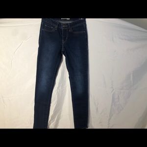 Low rise skinny jeans